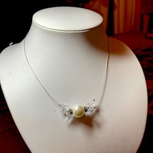 Faux pearl floating necklace